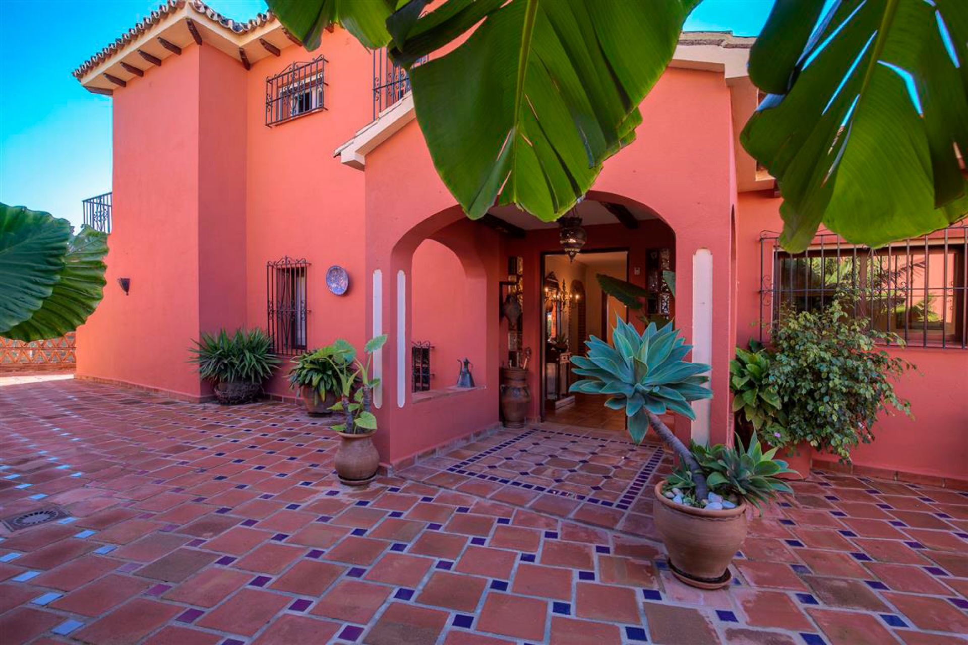 Villa Alhambra, Marbella Center