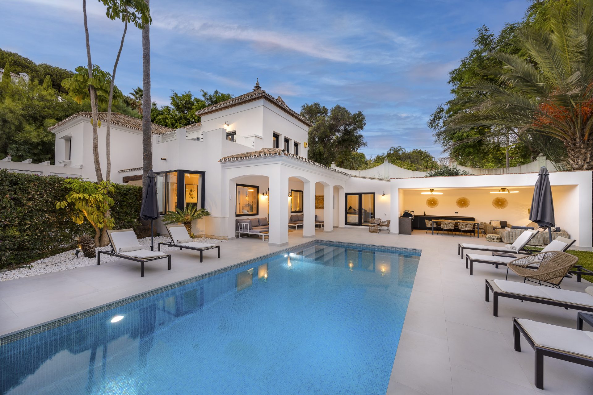42 (1) Villa in El Paraiso Alto, Benahavis Malaga